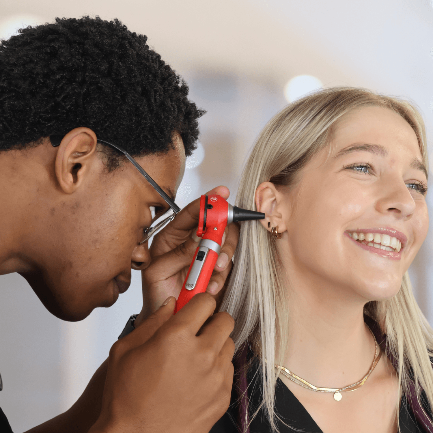WiZmed Diagnostics Equipment - Otoscope (with Optional Opthalmoscope Addon Kit)